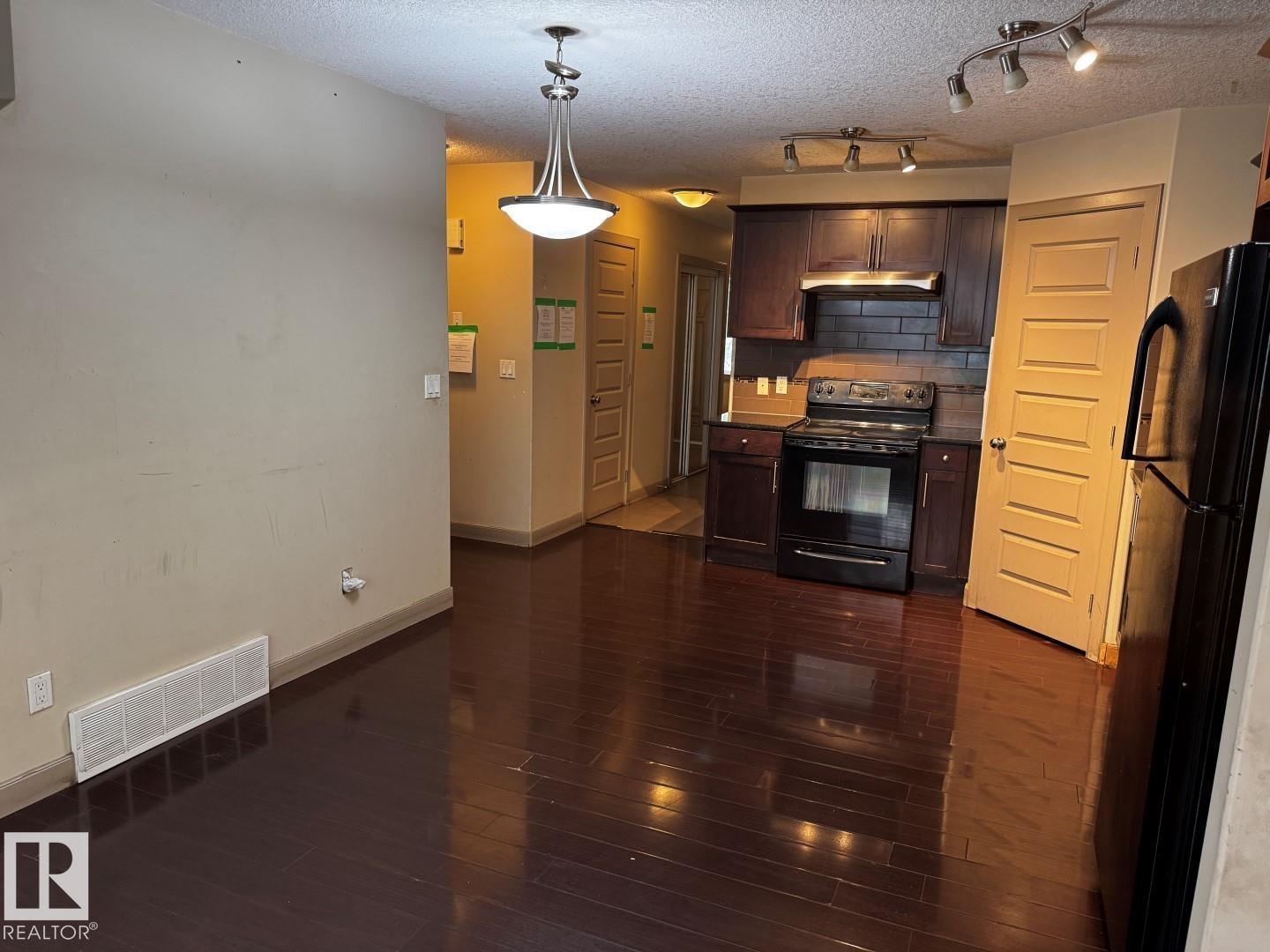 #6 1820 34 AV NW
