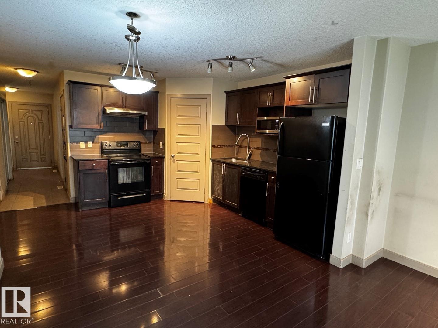 #6 1820 34 AV NW