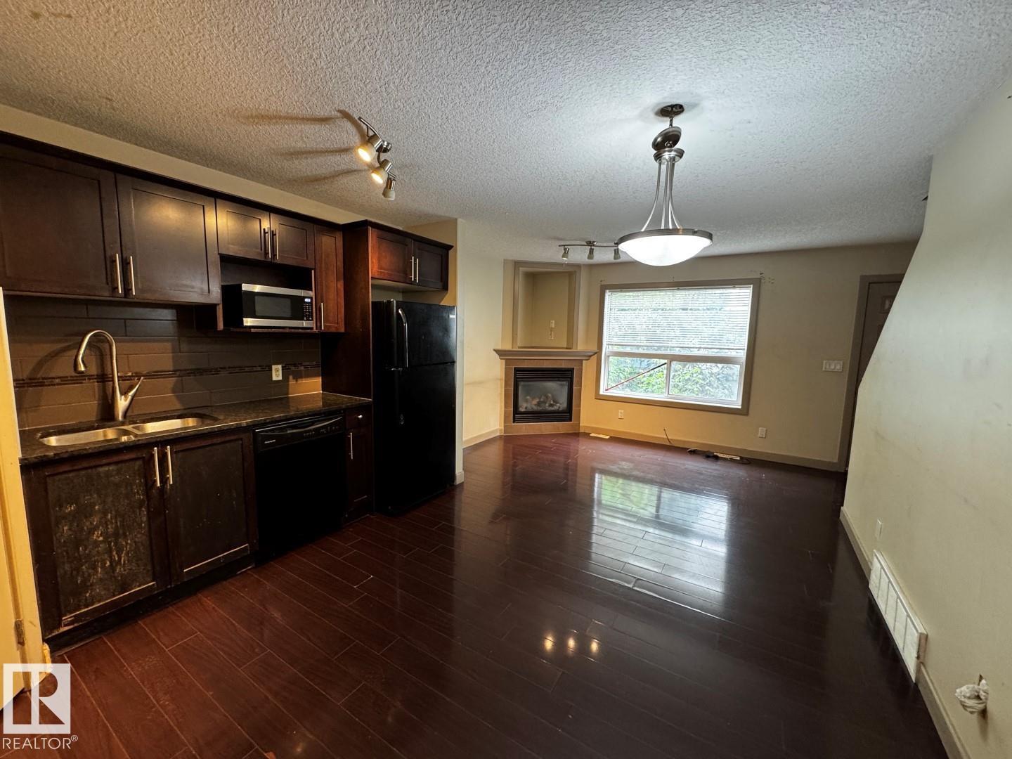 #6 1820 34 AV NW