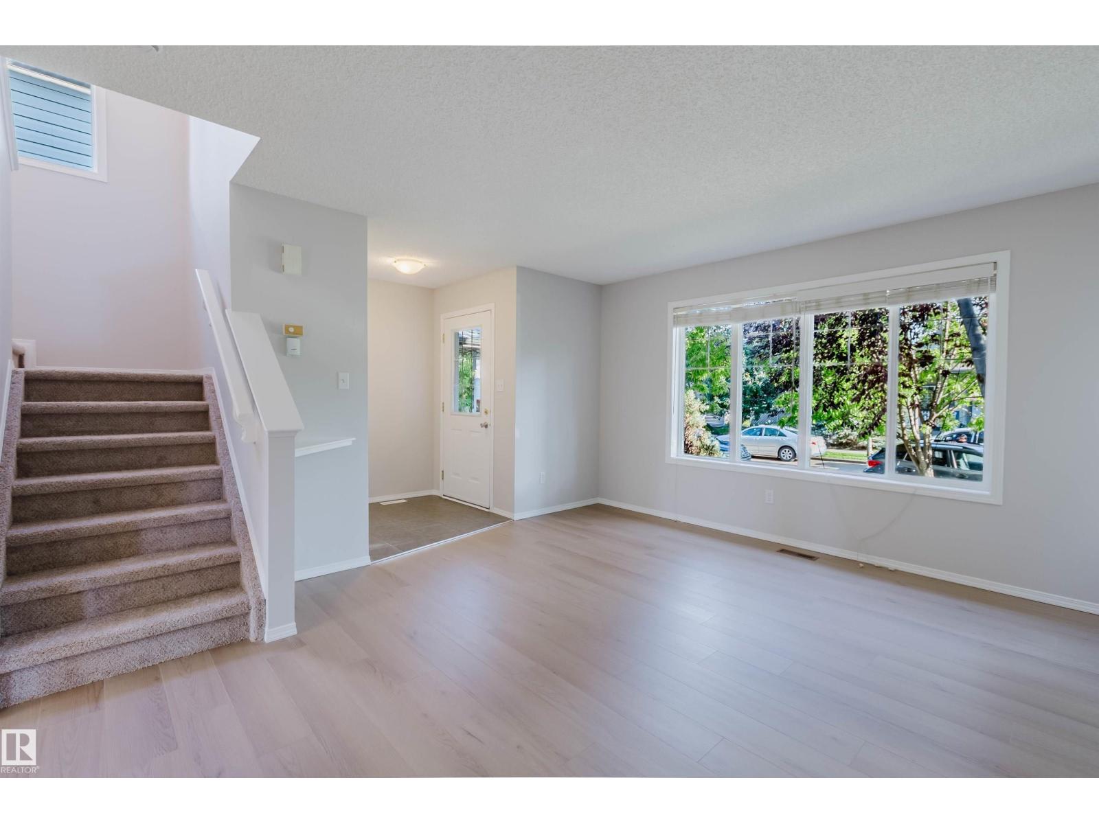 21332 89 AV NW