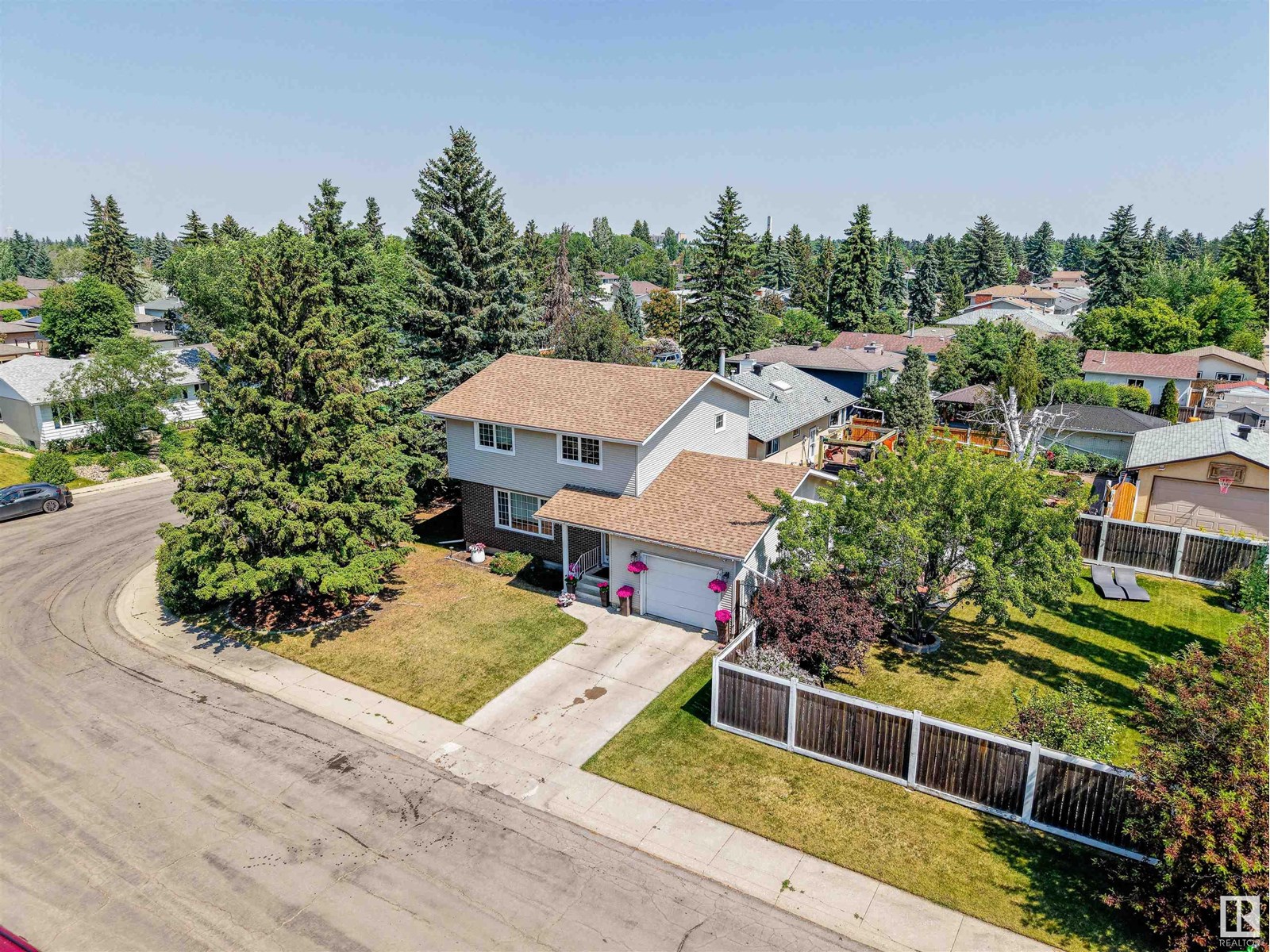 3807 118 ST NW