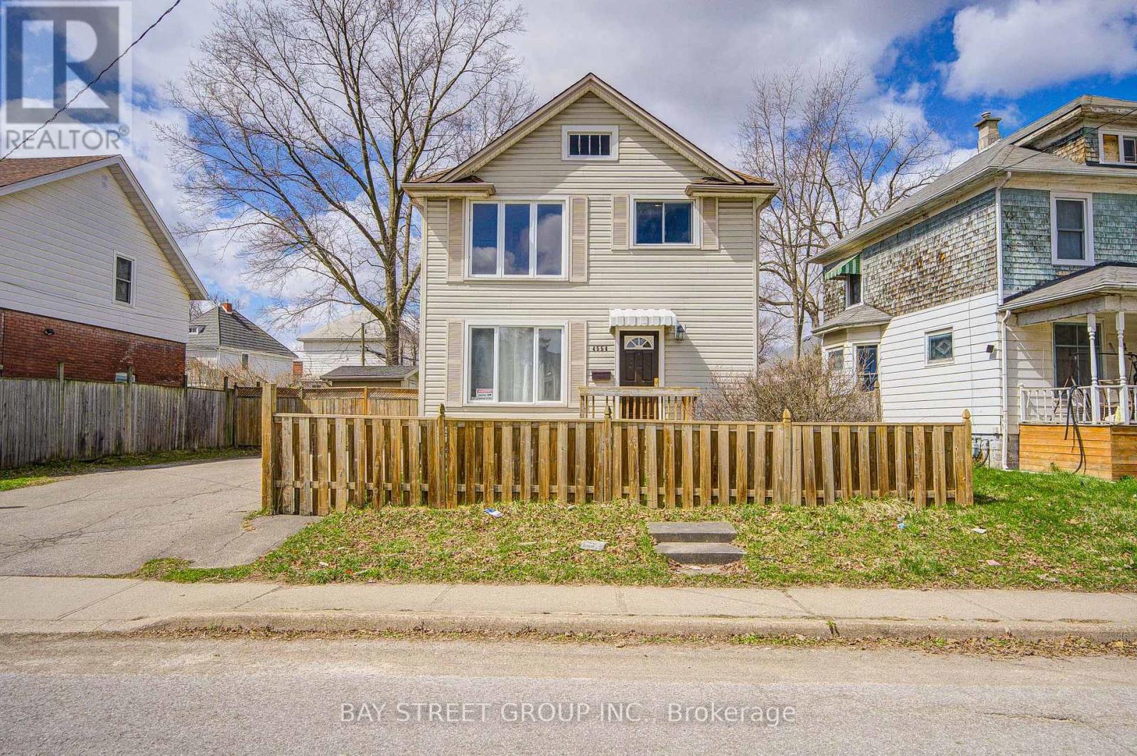4554 RYERSON CRESCENT