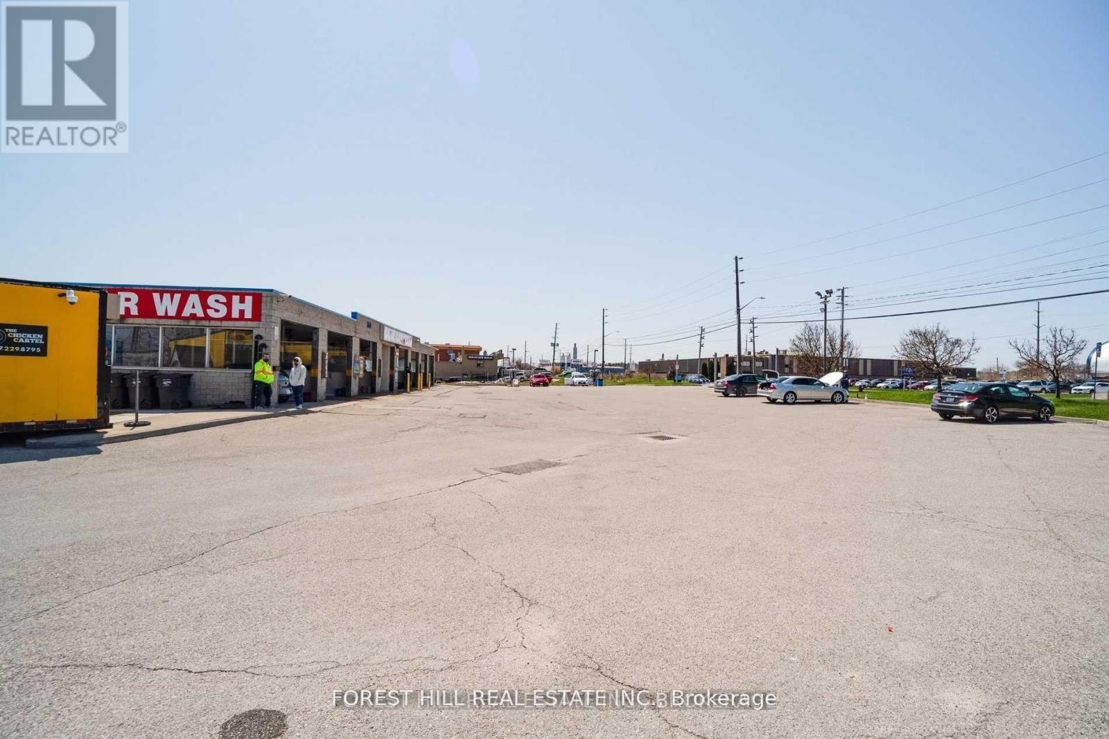 2524 ROYAL WINDSOR DRIVE