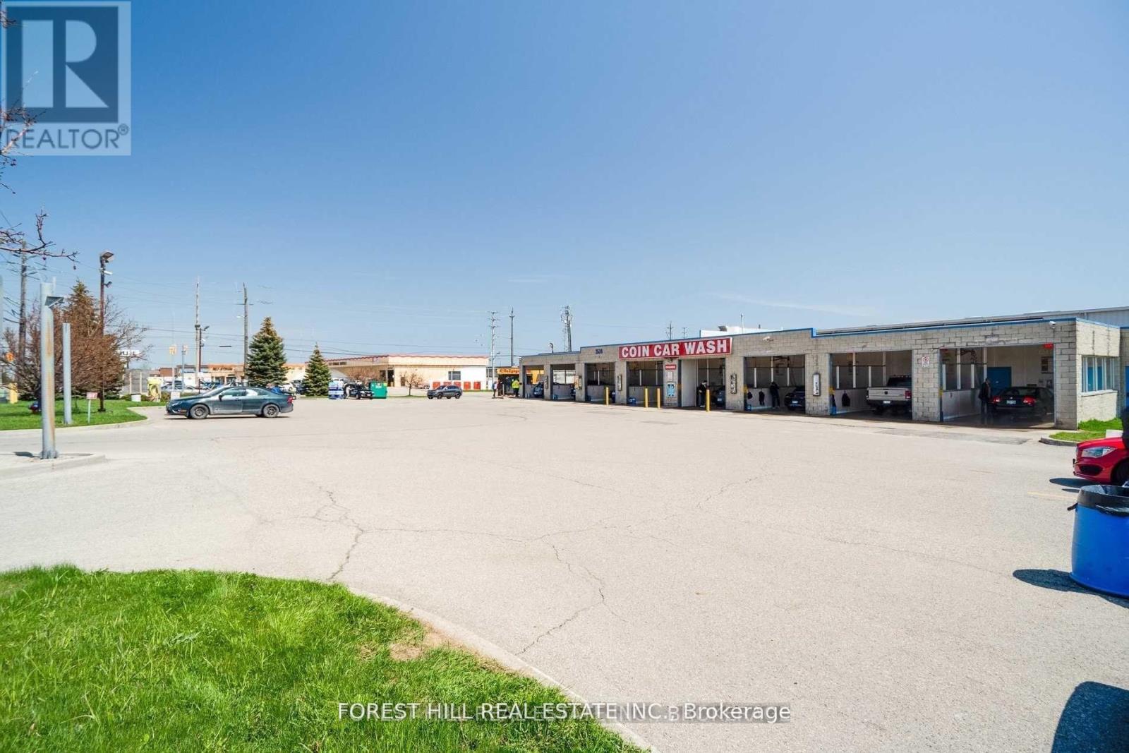 2524 ROYAL WINDSOR DRIVE