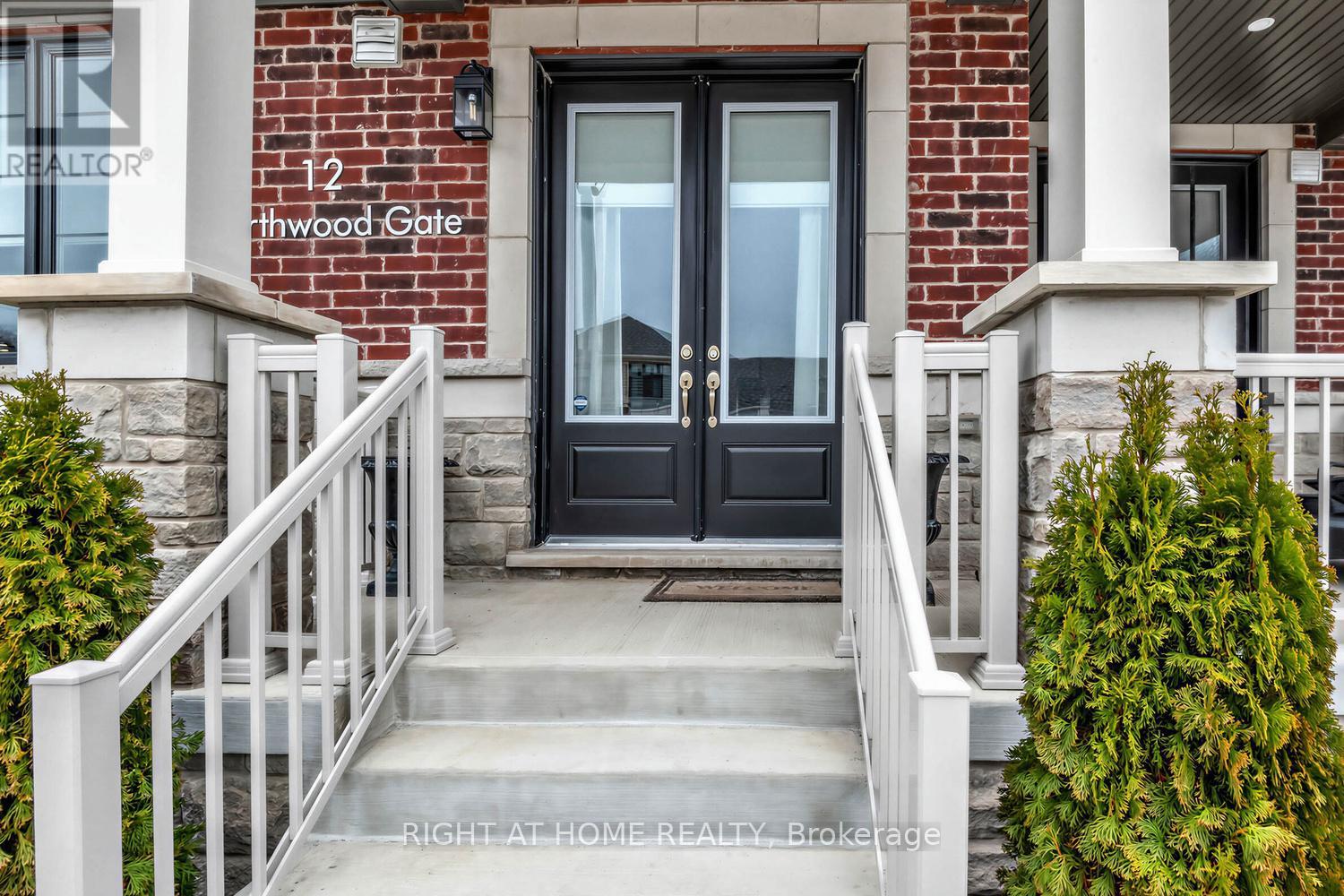 12 HEARTHWOOD GATE