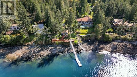 1032/1034 Lands End Rd North Saanich BC V8L5L3