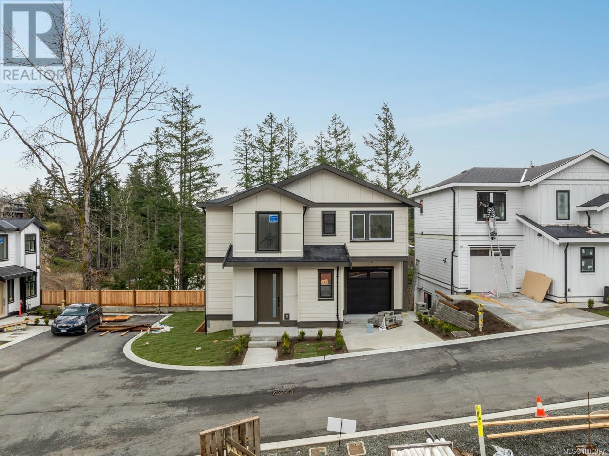 556 Belford Pl