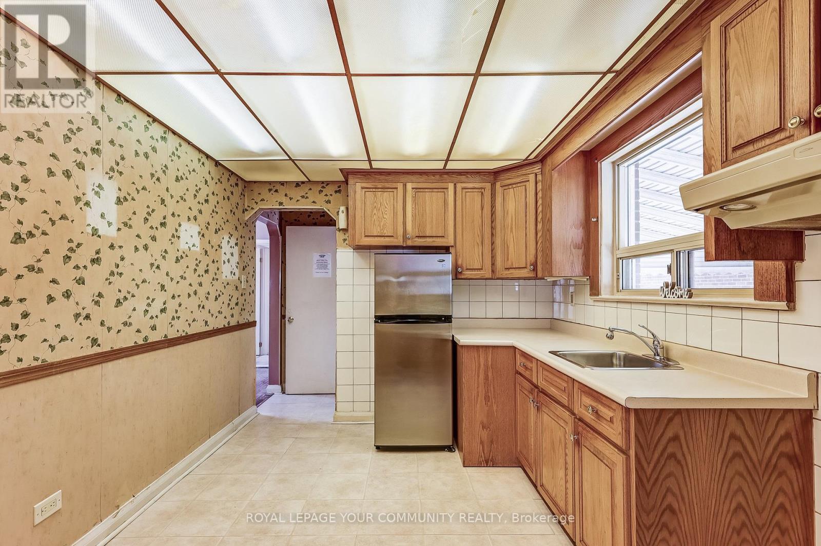 1285 PHARMACY AVENUE