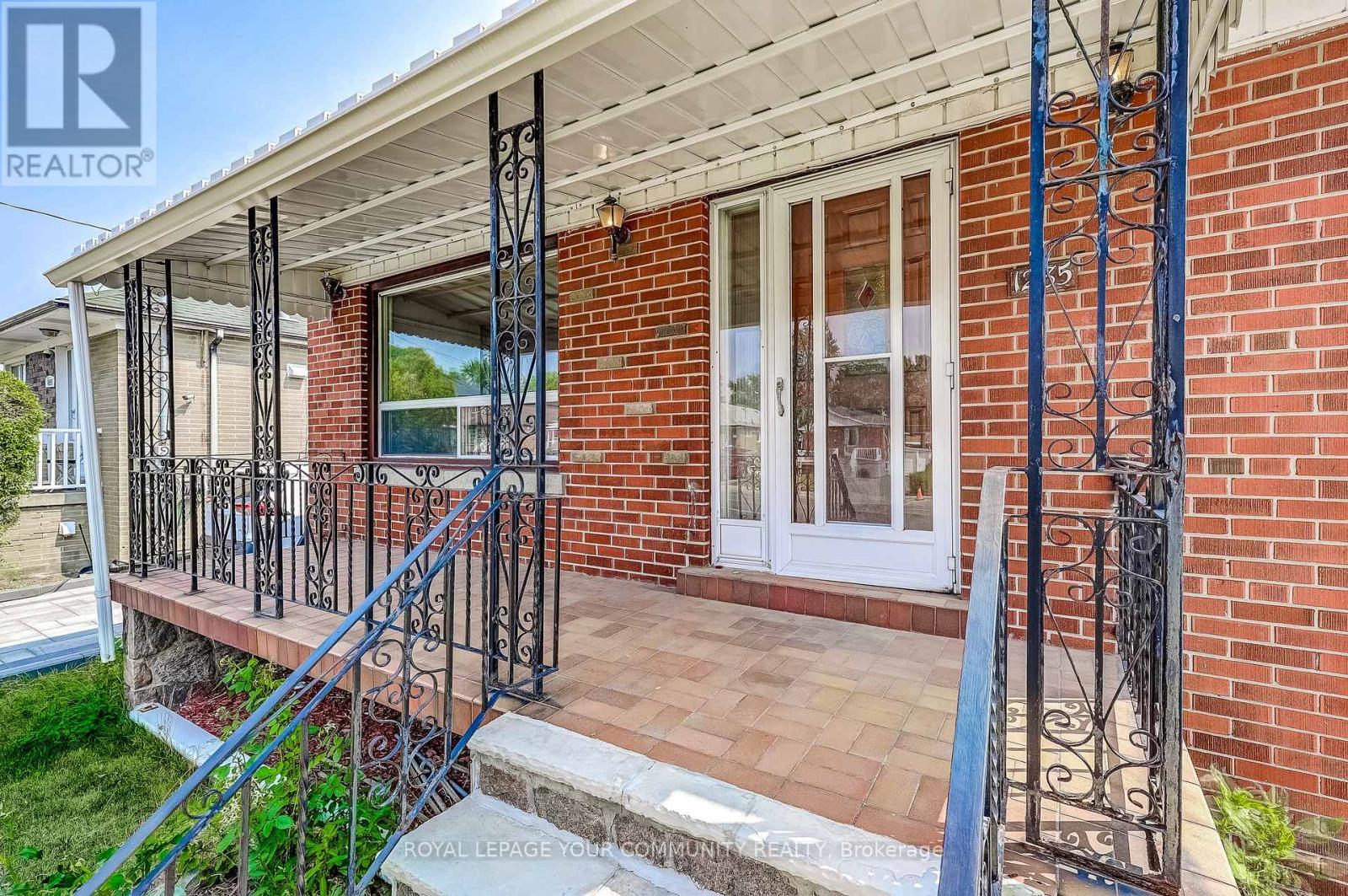 1285 PHARMACY AVENUE