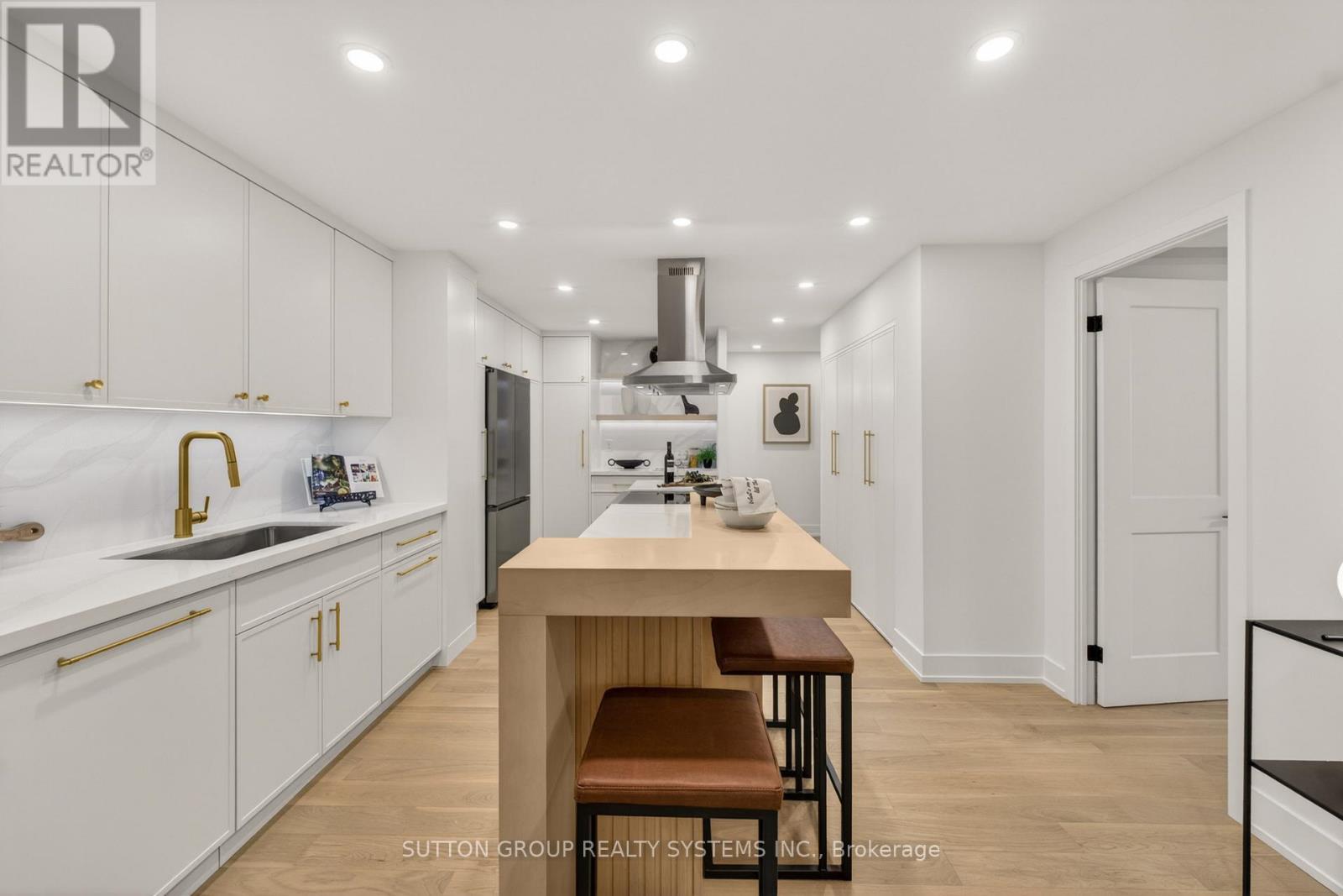 1409 - 820 BURNHAMTHORPE ROAD