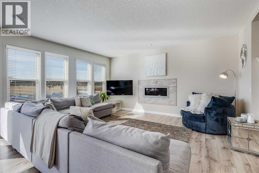 212 Auburn Meadows Crescent SE