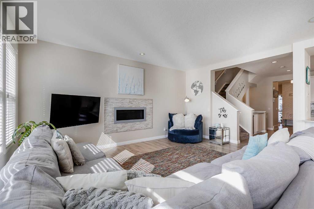 212 Auburn Meadows Crescent SE