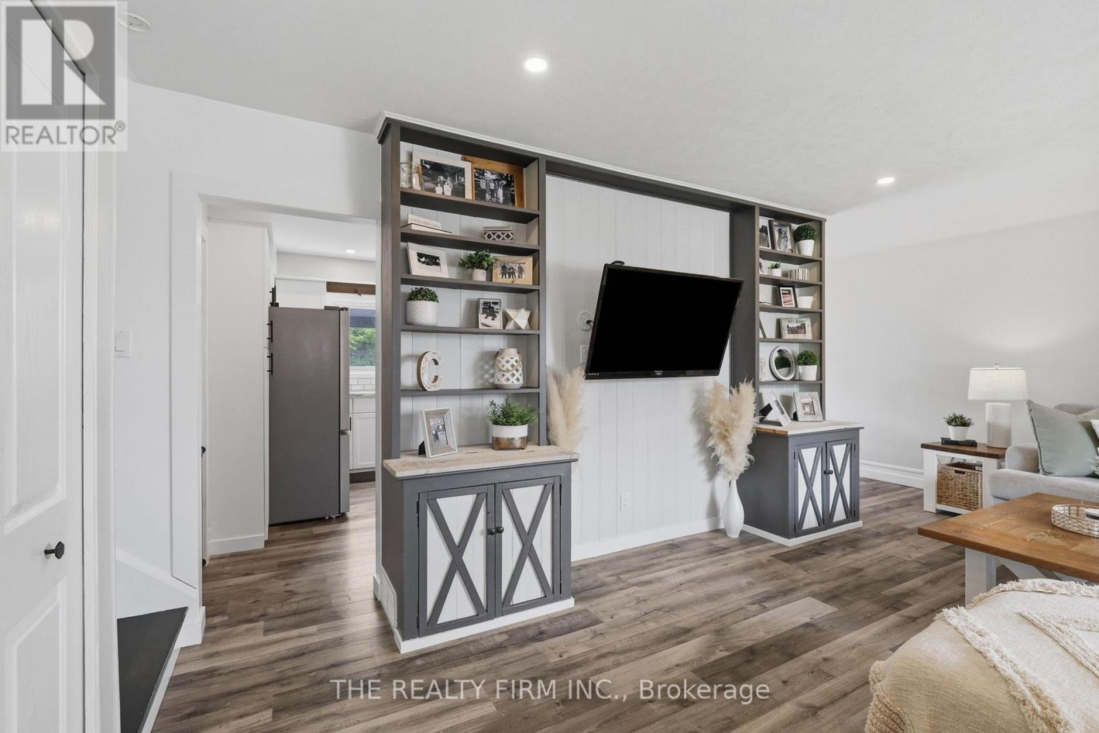 162 OAKWOOD DRIVE