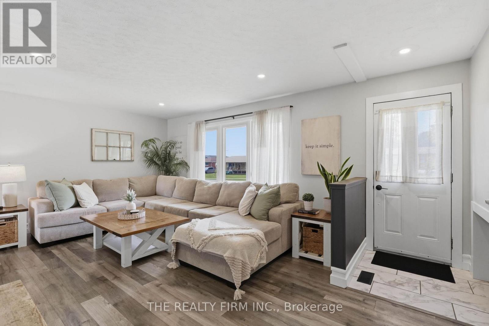 162 OAKWOOD DRIVE