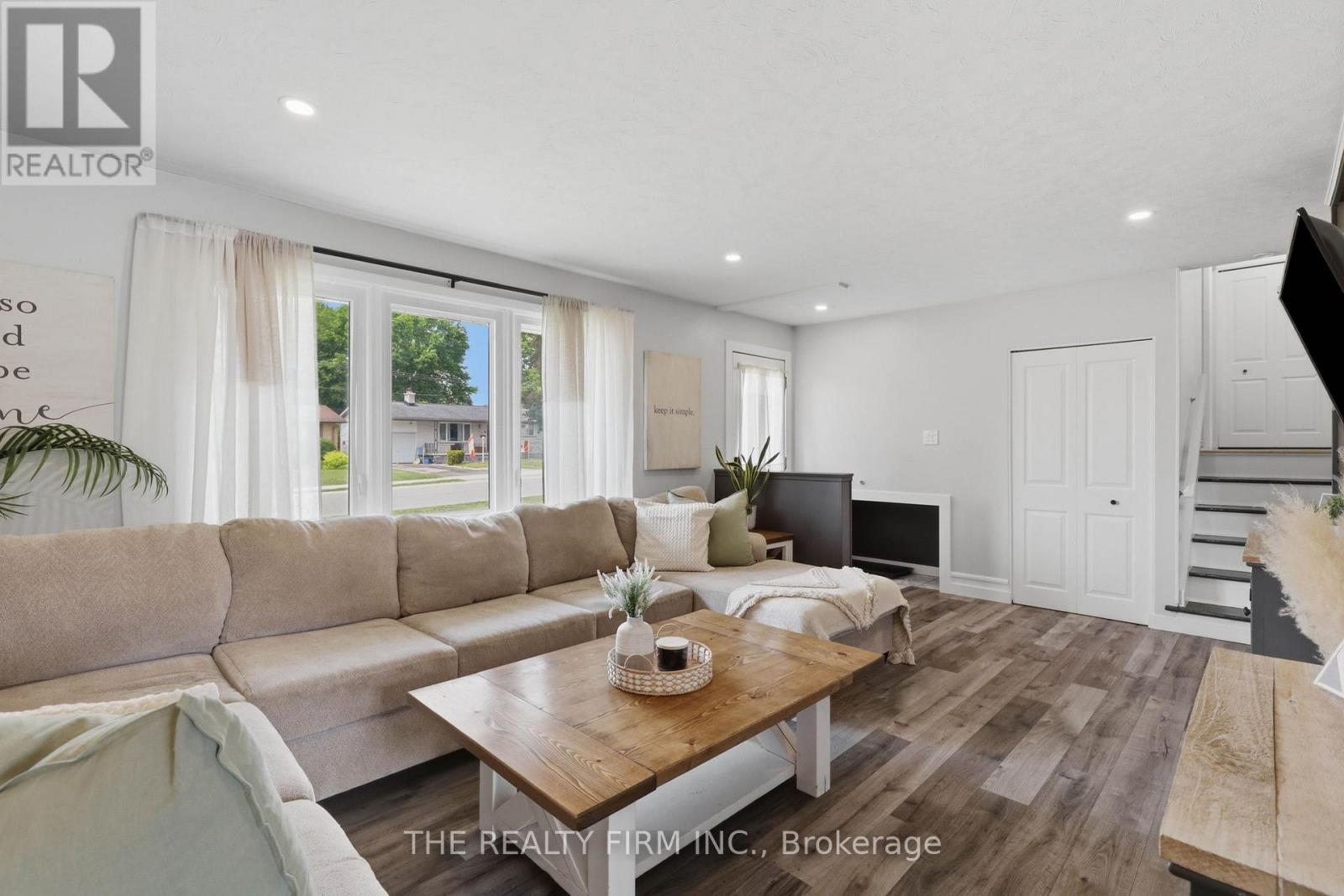 162 OAKWOOD DRIVE