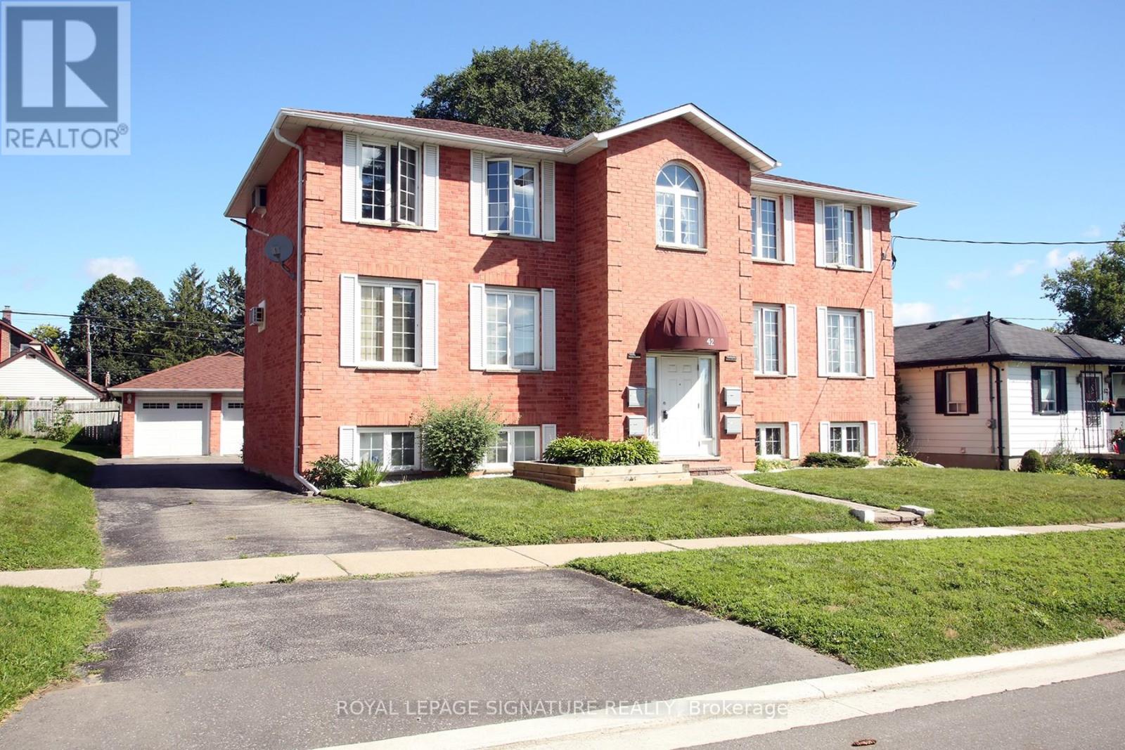 2 - 42 TECUMSEH AVENUE