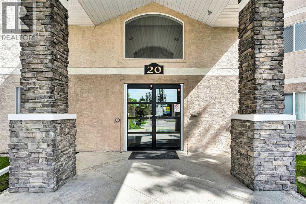 106, 20 Country Hills View NW