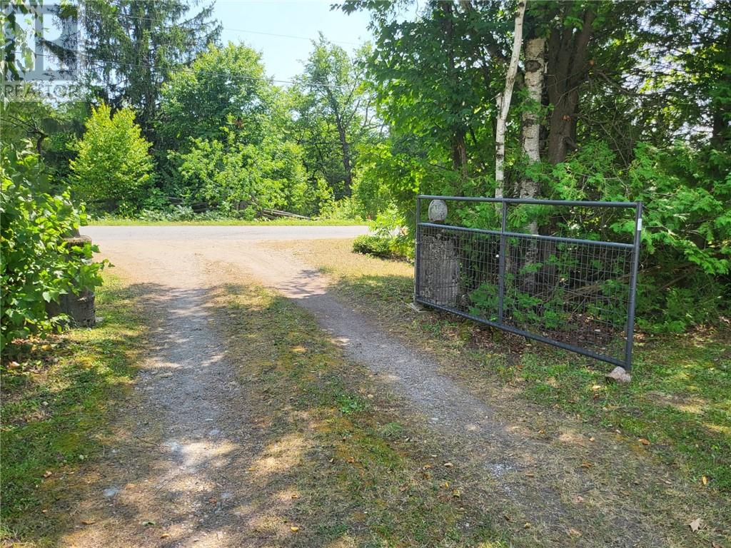404 PERIVALE Road W