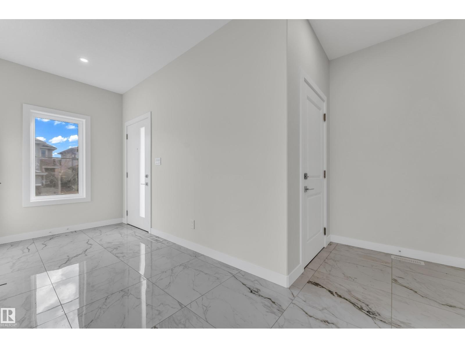 12603 44 ST NW