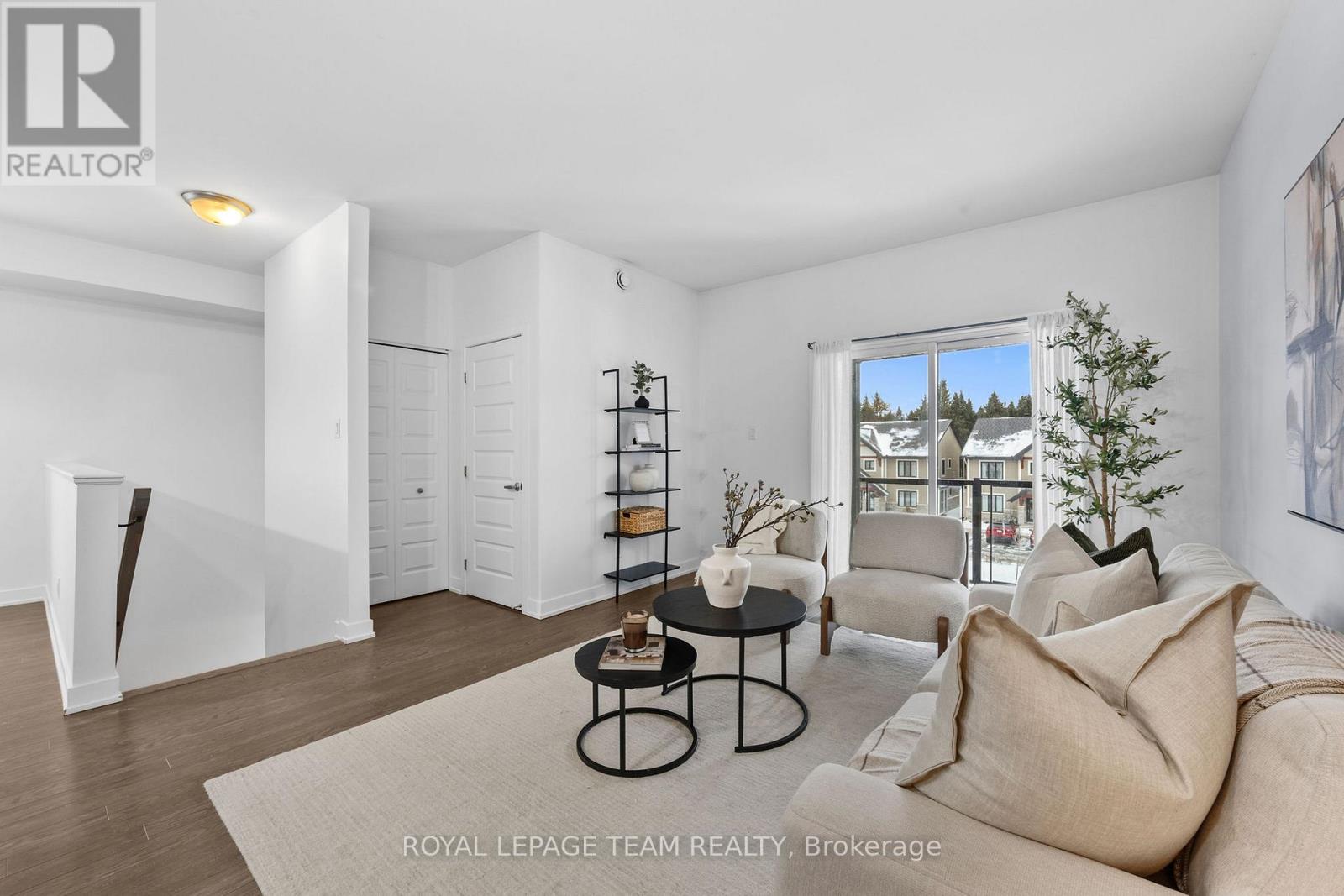 6 - 251 CAPRI AVENUE