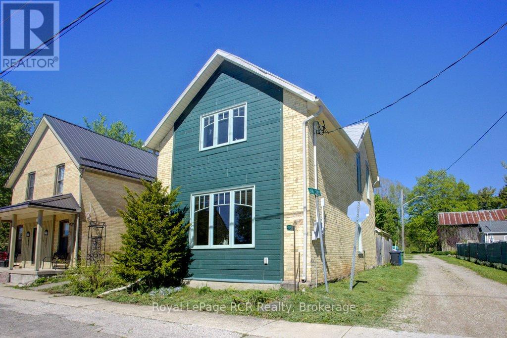 392047 GREY RD 109 ROAD