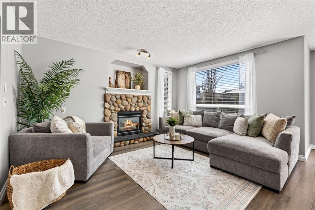 35 Crestmont Drive SW