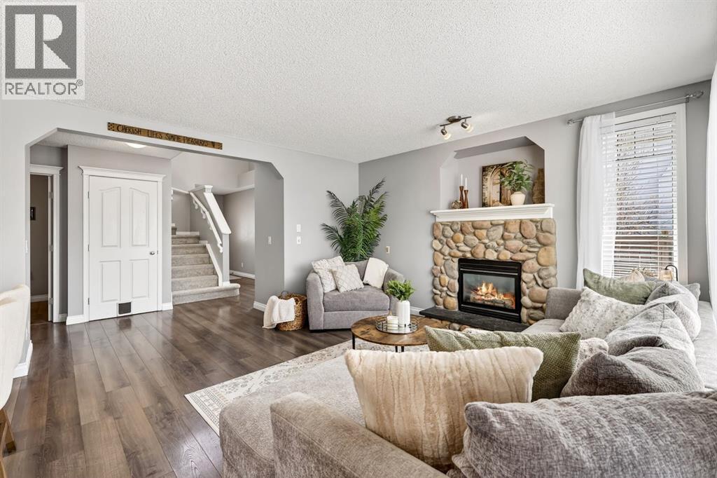 35 Crestmont Drive SW
