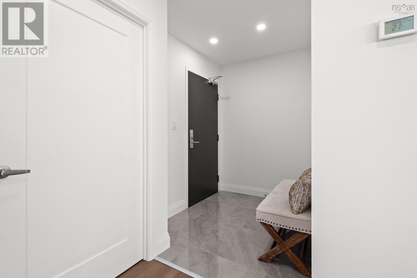 1703 72 Seapoint Road - Photo 4
