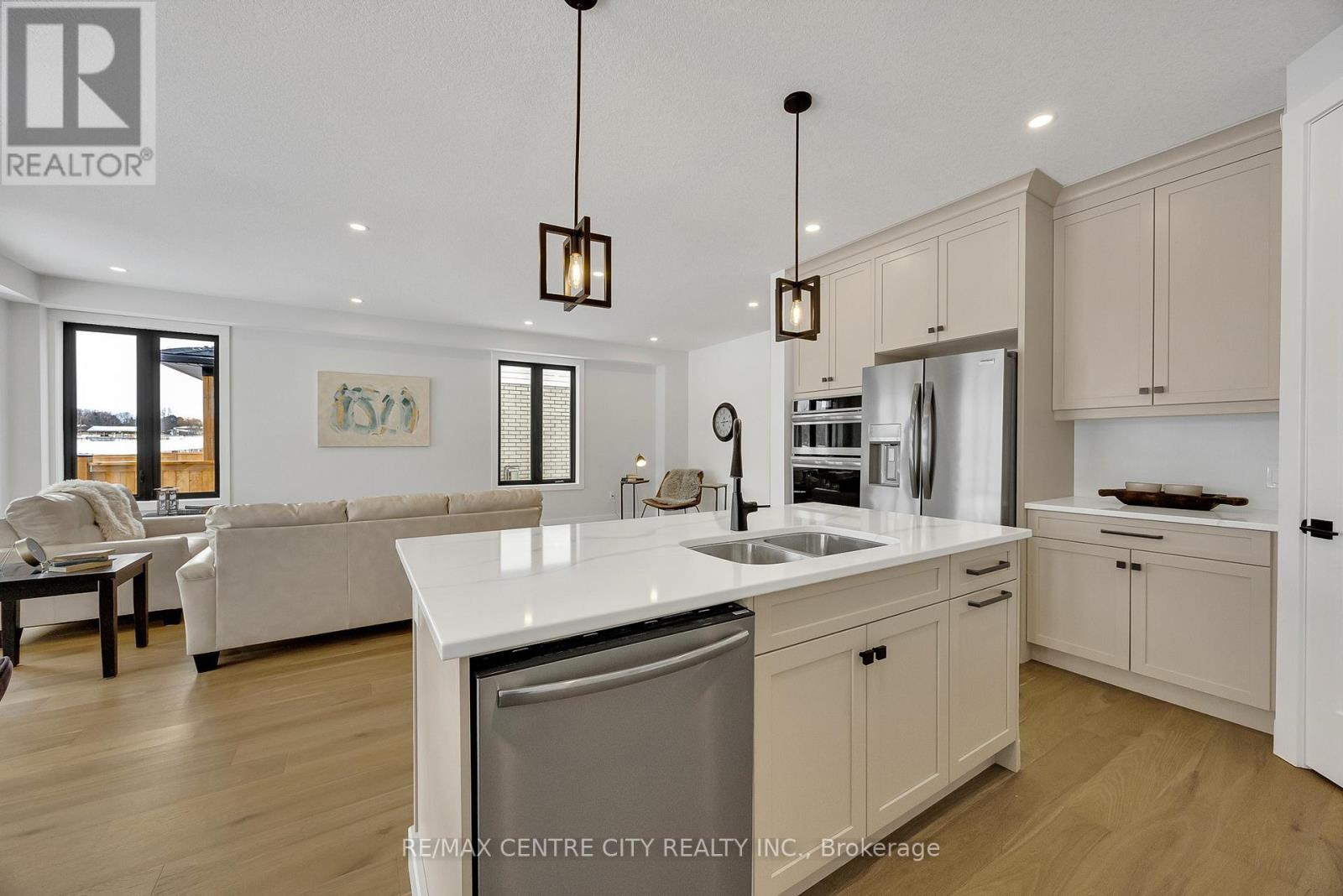 199 FOXBOROUGH PLACE