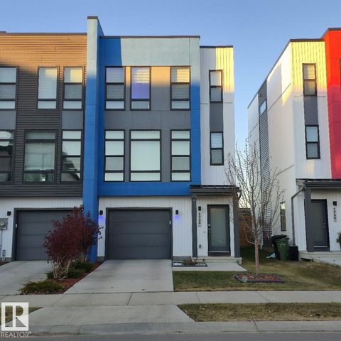 1758 KEENE CR SW Edmonton AB T6W2J8