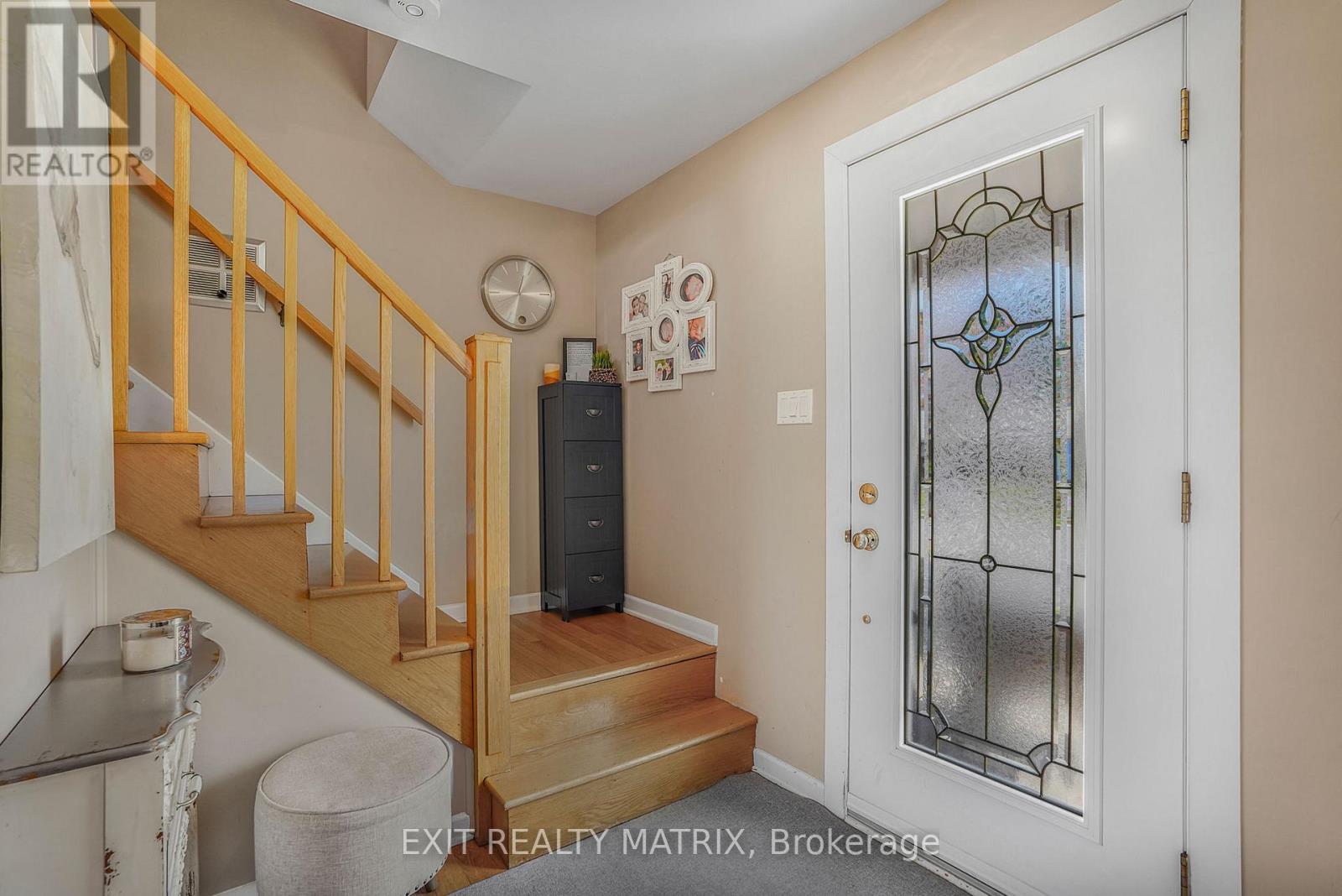 630 THORNE STREET - Photo 4