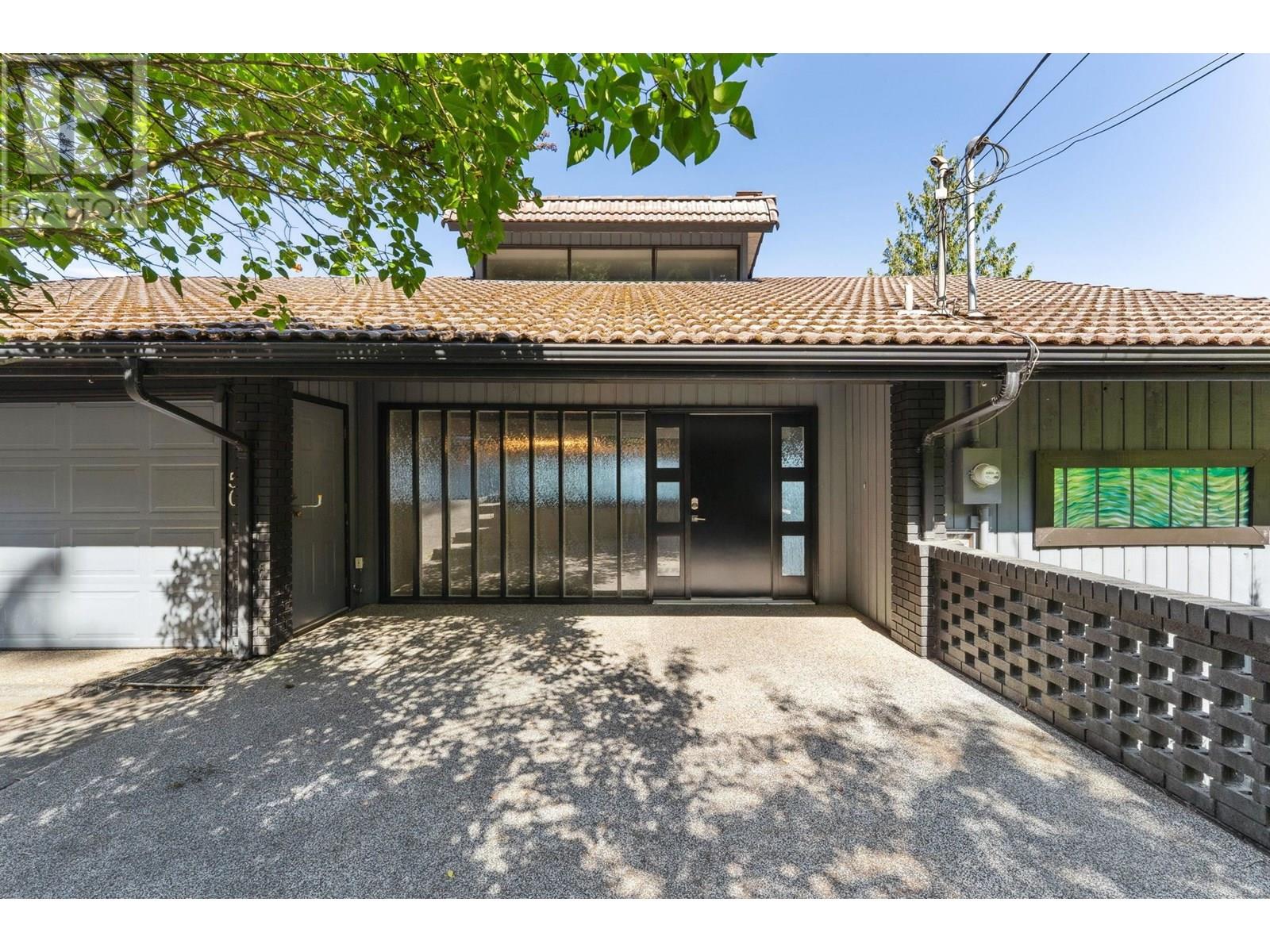 50 PANORAMA ROAD