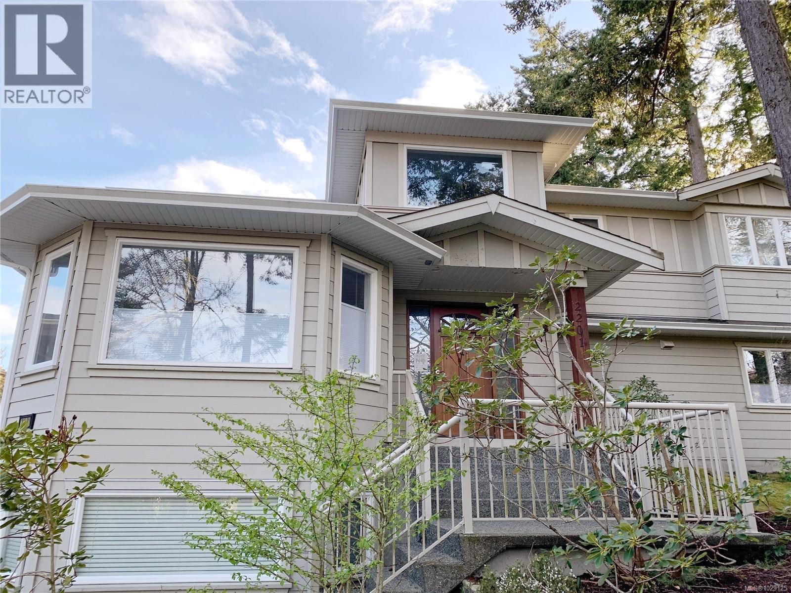 2201 ARBUTUS COVE Lane