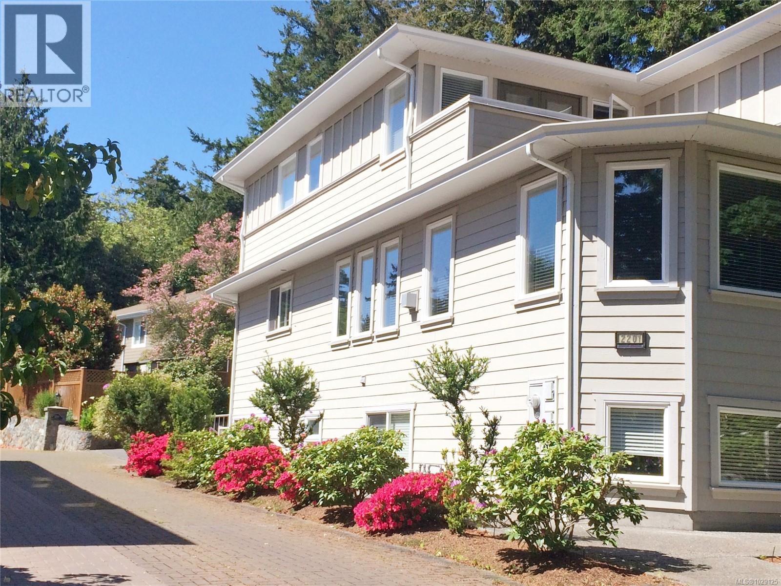 2201 ARBUTUS COVE Lane