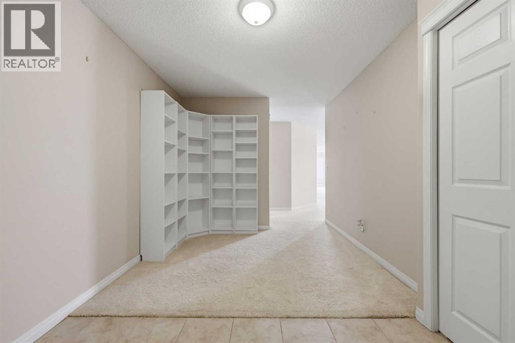 203, 26 Country Hills View NW