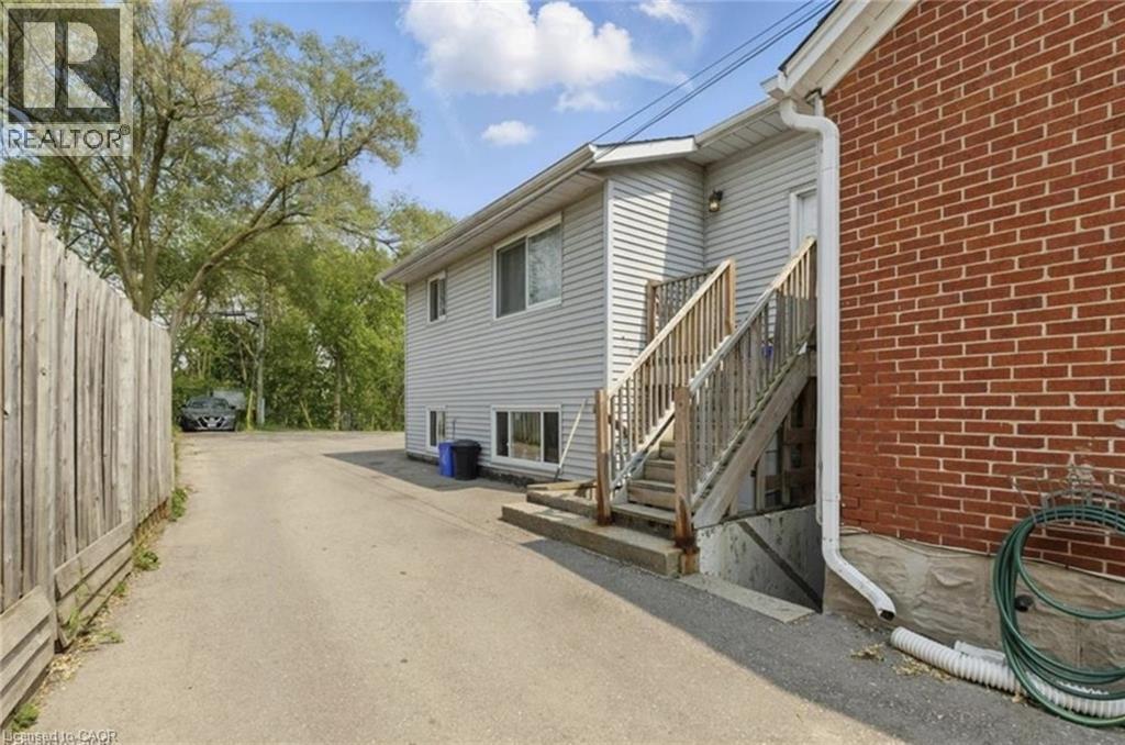 839 STIRLING Avenue S