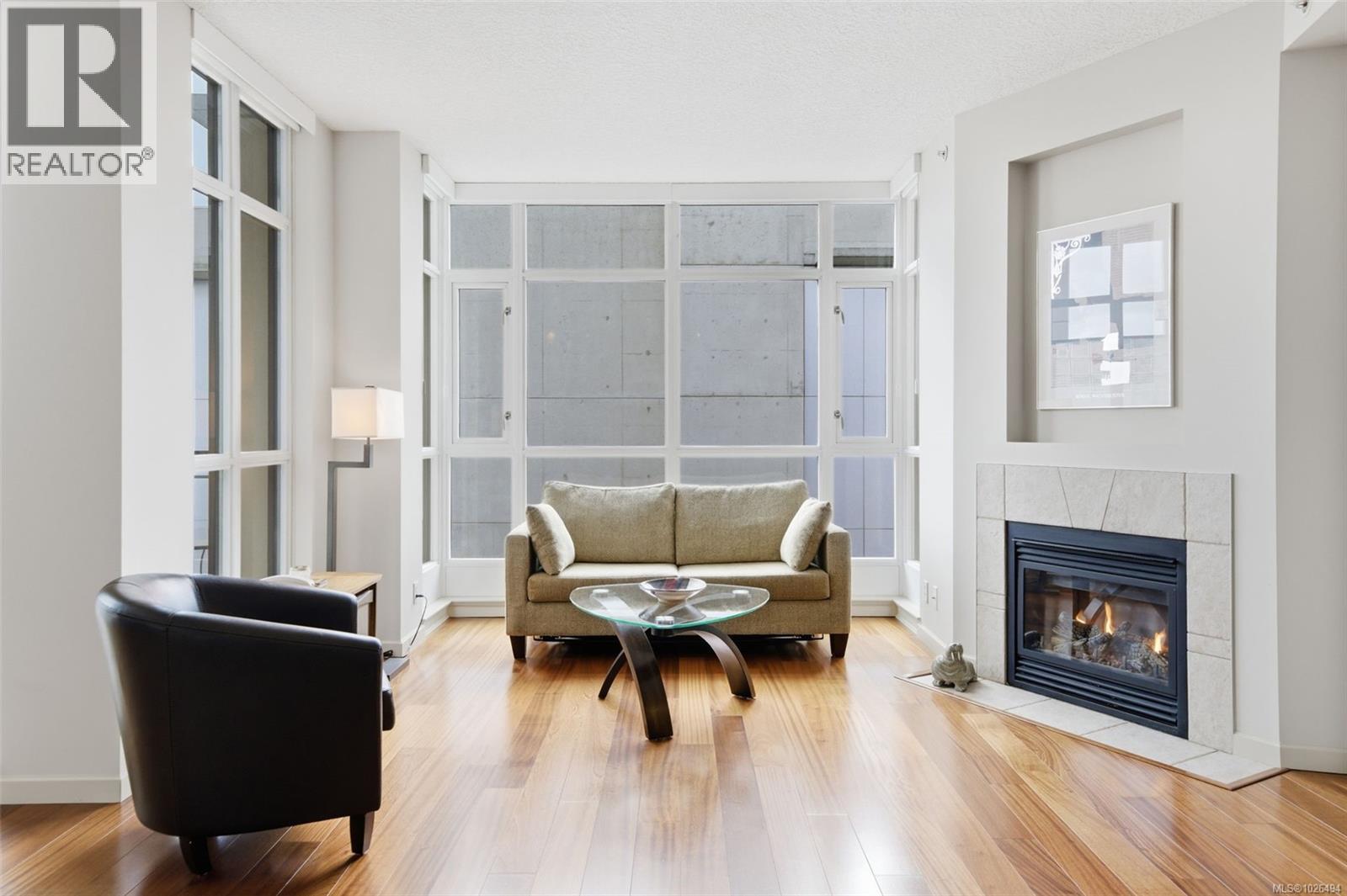 609 827 Fairfield Rd