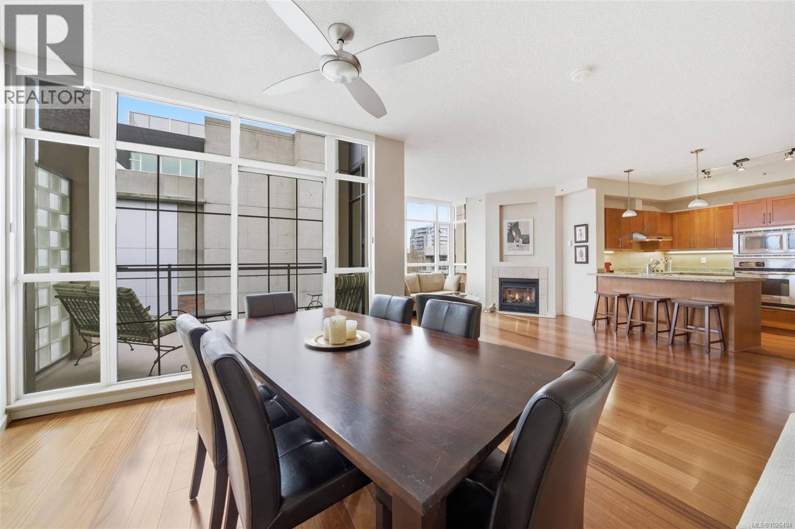 609 827 Fairfield Rd