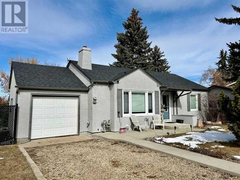 5710 54 Avenue Lacombe AB T4L1L7