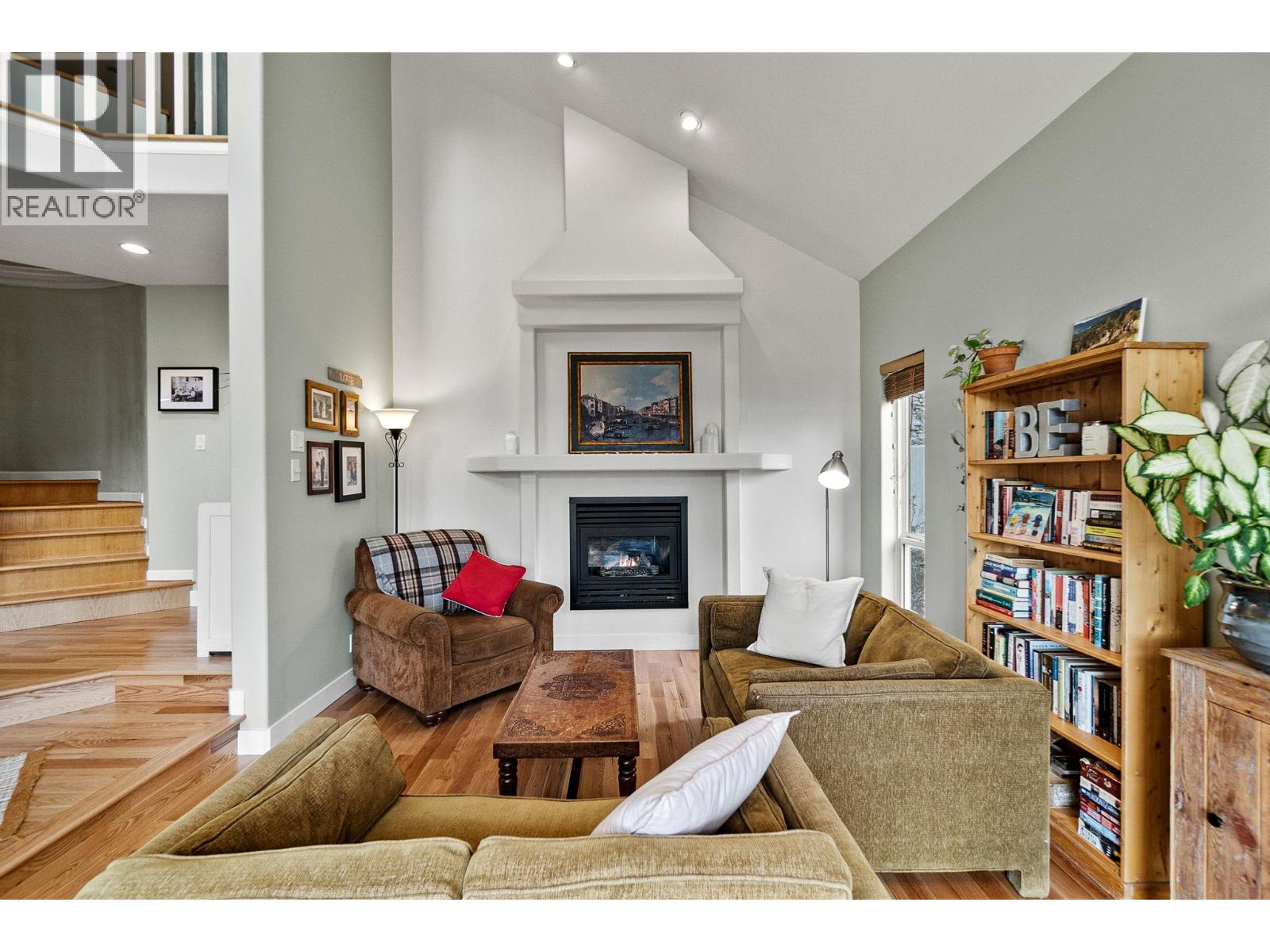 712 Creekside Road