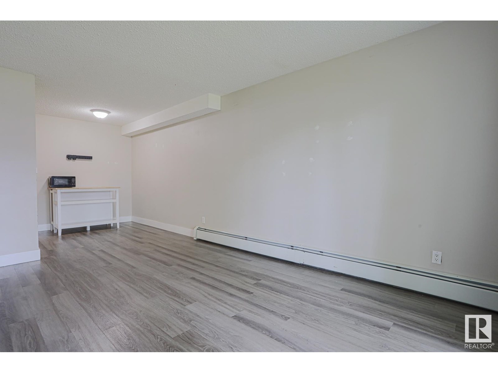 #104 11324 97 ST NW