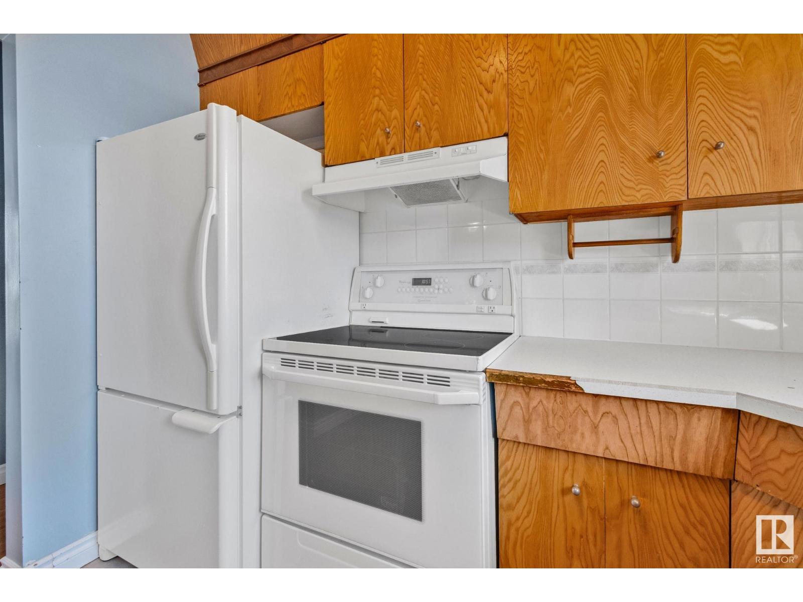 8941 155 ST NW