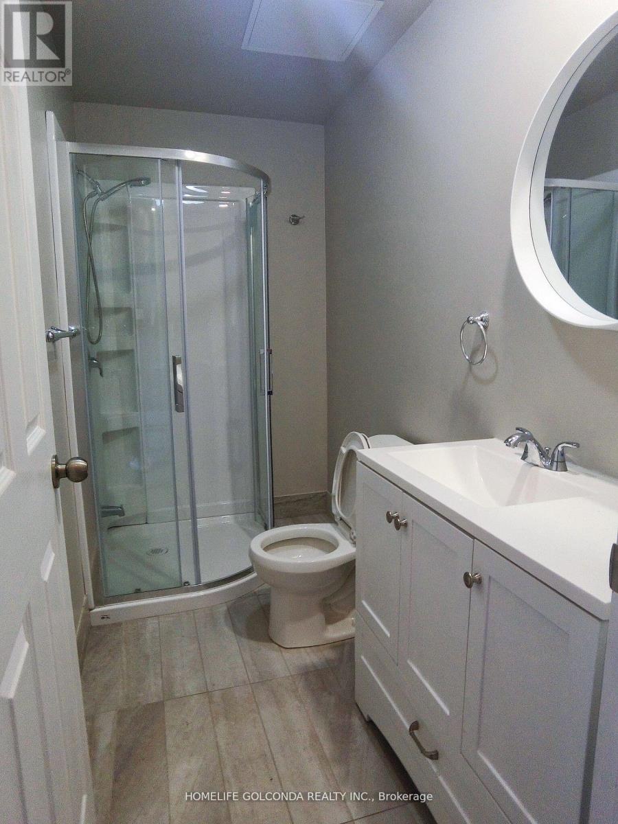 490 QUEEN STREET W