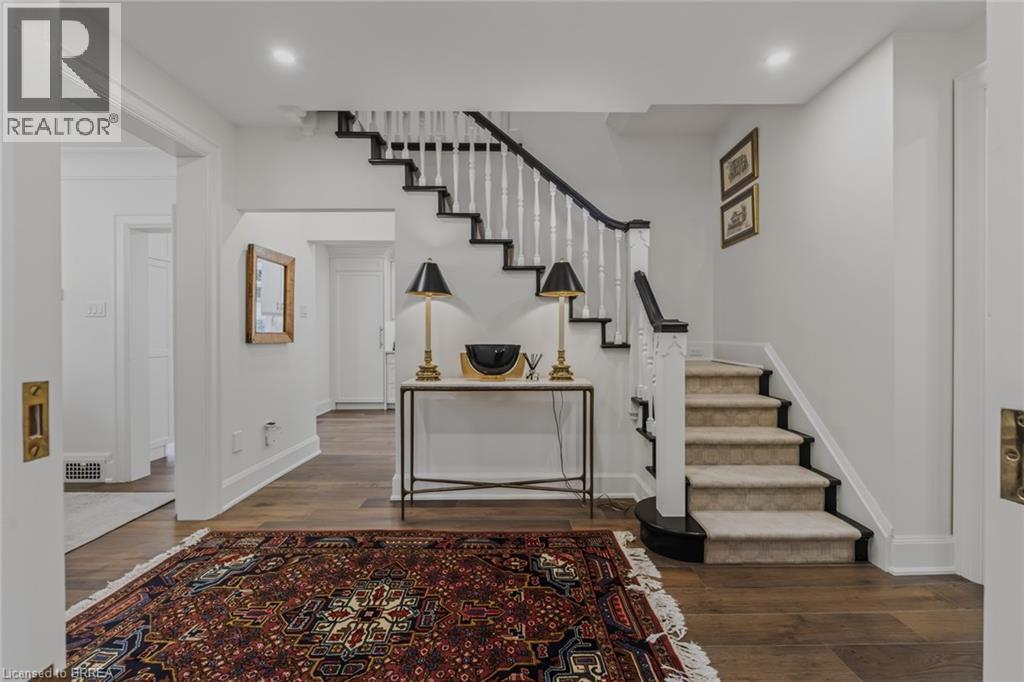 19 INWOOD Drive