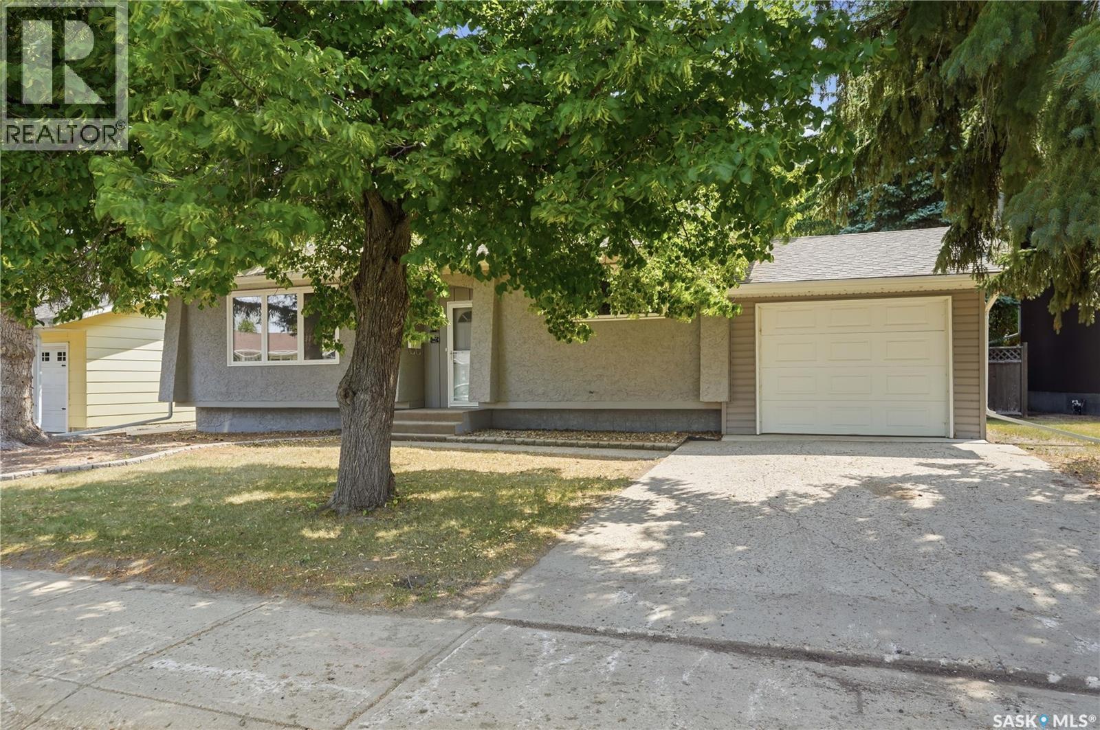 1227 Pascoe DRIVE E