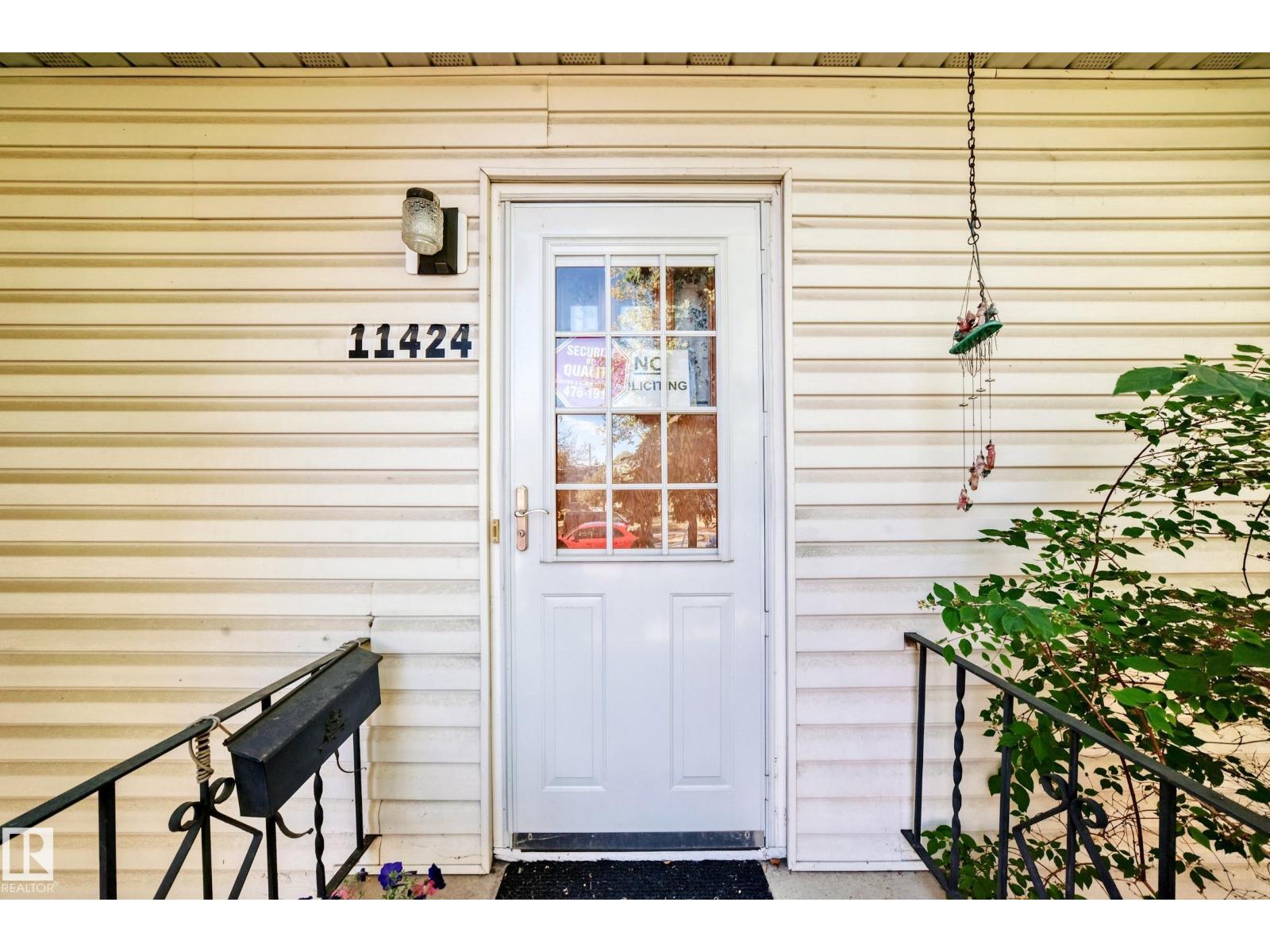 11424 105 ST NW