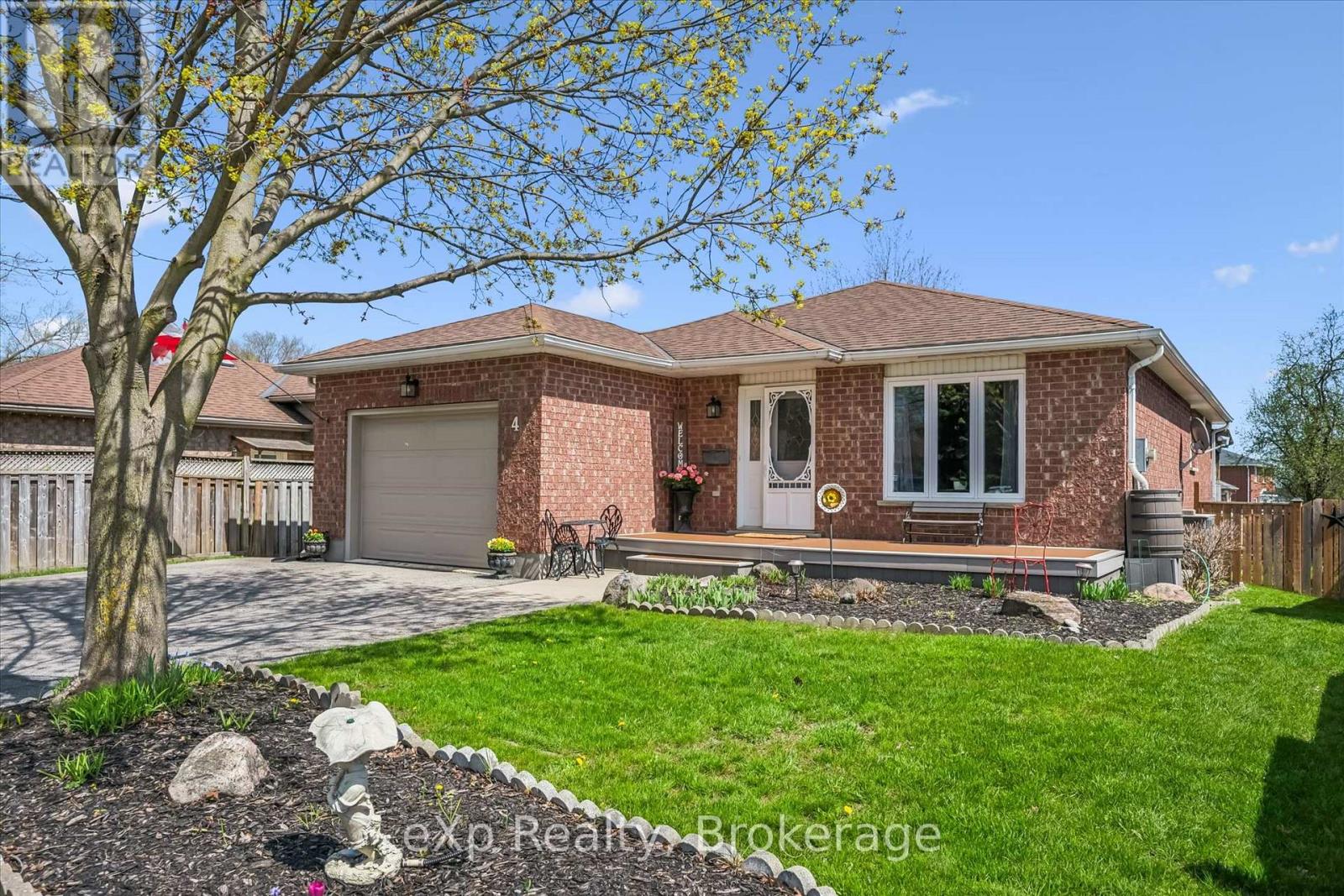 4 PEARTREE CRESCENT