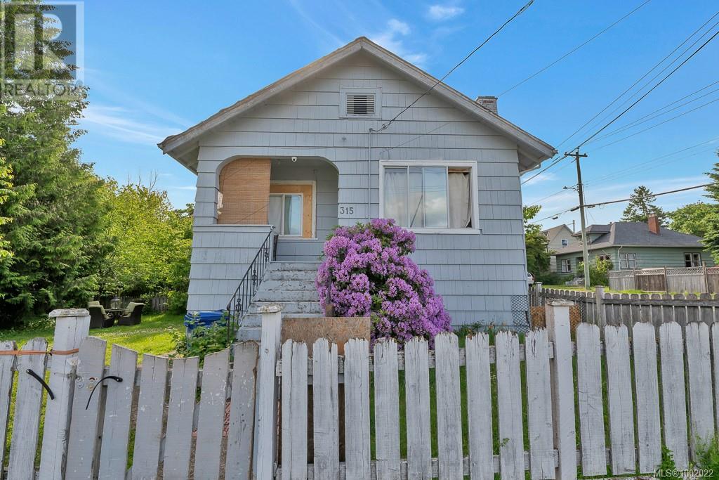 307, 311,315 Holly Ave