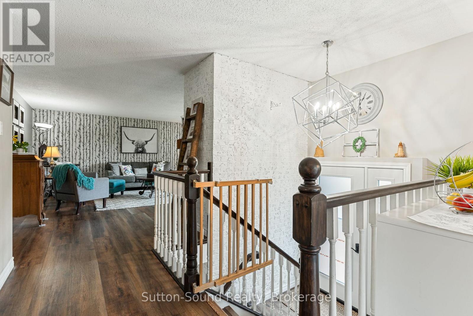 403 SIMCOE AVENUE