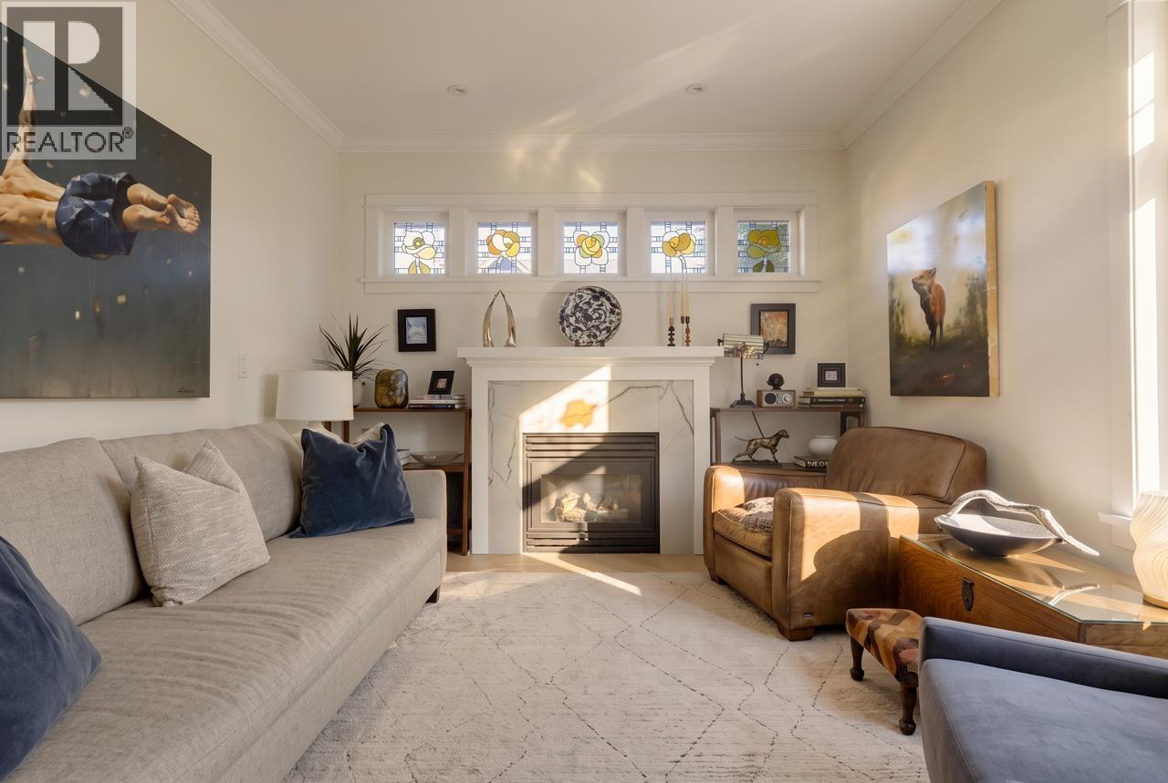 361 W 11TH AVENUE